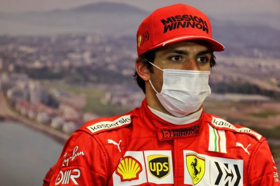 Carlos Sainz Jr (ESP) Ferrari in the post qualifying FIA Press Conference.
25.09.2021. Formula 1 World Championship, Rd 15, Russian Grand Prix, Sochi Autodrom, Sochi, Russia, Qualifying Day.
- www.xpbimages.com, EMail: requests@xpbimages.com © Copyright: Batchelor / XPB Images
