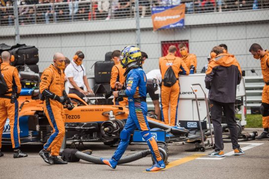 Lando Norris (GBR) McLaren MCL35M on the grid.
26.09.2021. Formula 1 World Championship, Rd 15, Russian Grand Prix, Sochi Autodrom, Sochi, Russia, Race Day.
- www.xpbimages.com, EMail: requests@xpbimages.com &copy; Copyright: Bearne / XPB Images