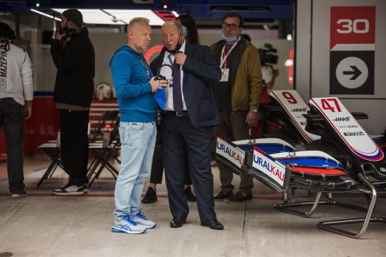Dmitry Mazepin (RUS) Uralchem Chairman on the grid.
26.09.2021. Formula 1 World Championship, Rd 15, Russian Grand Prix, Sochi Autodrom, Sochi, Russia, Race Day.
- www.xpbimages.com, EMail: requests@xpbimages.com &copy; Copyright: Bearne / XPB Images
