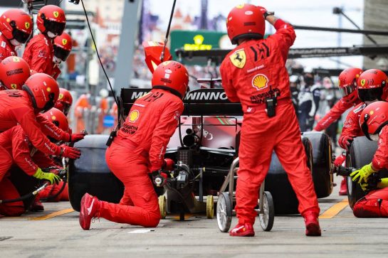 Charles Leclerc (MON) Ferrari SF-21 makes a pit stop.
26.09.2021. Formula 1 World Championship, Rd 15, Russian Grand Prix, Sochi Autodrom, Sochi, Russia, Race Day.
- www.xpbimages.com, EMail: requests@xpbimages.com &copy; Copyright: Charniaux / XPB Images