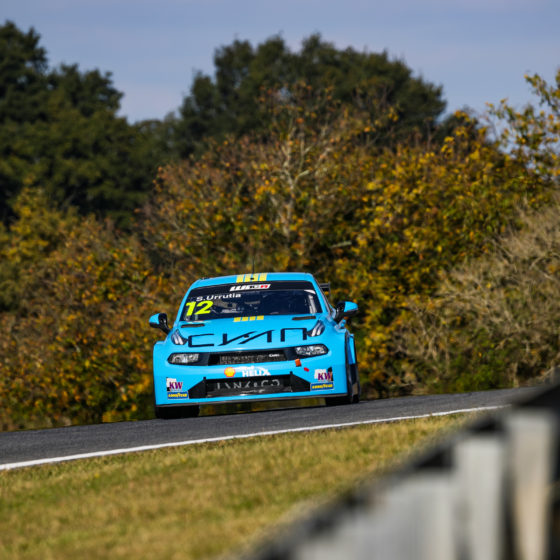 WTCR – Urrutia pips Girolami to go fastest