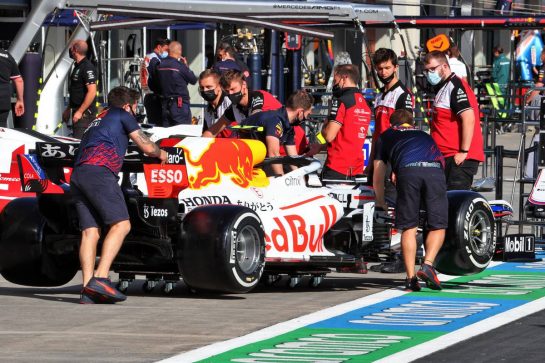 Red Bull Racing RB16B of Sergio Perez (MEX).
07.10.2021. Formula 1 World Championship, Rd 16, Turkish Grand Prix, Istanbul, Turkey, Preparation Day.
- www.xpbimages.com, EMail: requests@xpbimages.com © Copyright: Batchelor / XPB Images