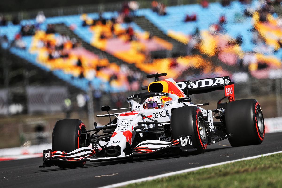 Hamilton leads Verstappen in Turkish GP first practice