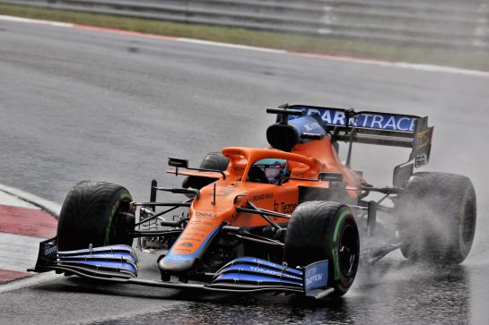 Daniel Ricciardo (AUS) McLaren MCL35M.
09.10.2021. Formula 1 World Championship, Rd 16, Turkish Grand Prix, Istanbul, Turkey, Qualifying Day.
- www.xpbimages.com, EMail: requests@xpbimages.com © Copyright: Batchelor / XPB Images