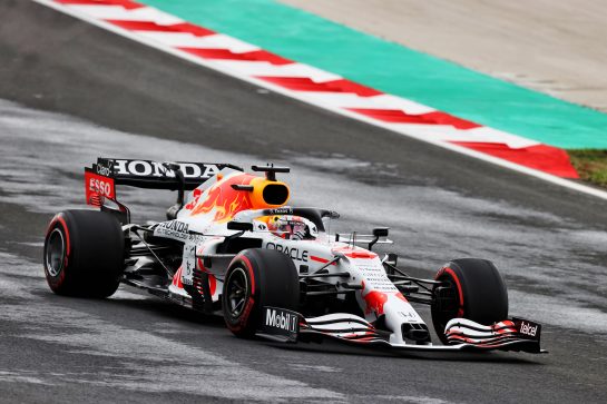 Max Verstappen (NLD) Red Bull Racing RB16B.
09.10.2021. Formula 1 World Championship, Rd 16, Turkish Grand Prix, Istanbul, Turkey, Qualifying Day.
- www.xpbimages.com, EMail: requests@xpbimages.com © Copyright: Moy / XPB Images
