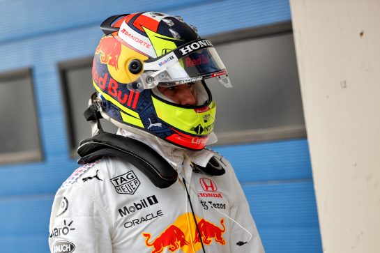 Sergio Perez (MEX) Red Bull Racing in qualifying parc ferme.
09.10.2021. Formula 1 World Championship, Rd 16, Turkish Grand Prix, Istanbul, Turkey, Qualifying Day.
- www.xpbimages.com, EMail: requests@xpbimages.com © Copyright: Batchelor / XPB Images