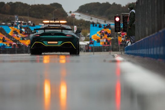 Aston Martin FIA Safety Car.
09.10.2021. Formula 1 World Championship, Rd 16, Turkish Grand Prix, Istanbul, Turkey, Qualifying Day.
- www.xpbimages.com, EMail: requests@xpbimages.com © Copyright: Bearne / XPB Images