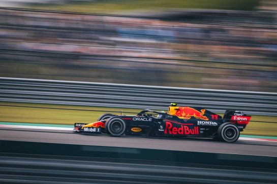 Sergio Perez (MEX) Red Bull Racing RB16B.
23.10.2021. Formula 1 World Championship, Rd 17, United States Grand Prix, Austin, Texas, USA, Qualifying Day.
- www.xpbimages.com, EMail: requests@xpbimages.com &copy; Copyright: Bearne / XPB Images