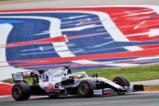 Nikita Mazepin (RUS) Haas F1 Team VF-21.
23.10.2021. Formula 1 World Championship, Rd 17, United States Grand Prix, Austin, Texas, USA, Qualifying Day.
- www.xpbimages.com, EMail: requests@xpbimages.com &copy; Copyright: Batchelor / XPB Images
