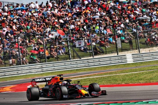 Max Verstappen (NLD) Red Bull Racing RB16B.
23.10.2021. Formula 1 World Championship, Rd 17, United States Grand Prix, Austin, Texas, USA, Qualifying Day.
- www.xpbimages.com, EMail: requests@xpbimages.com &copy; Copyright: Batchelor / XPB Images