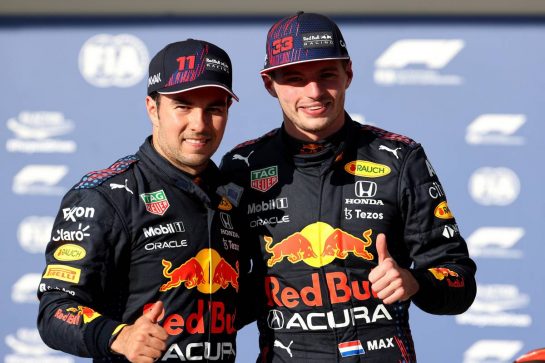 Pole for Max Verstappen (NLD) Red Bull Racing RB16B and 3rd for Sergio Perez (MEX) Red Bull Racing RB16B.
23.10.2021. Formula 1 World Championship, Rd 17, United States Grand Prix, Austin, Texas, USA, Qualifying Day.
- www.xpbimages.com, EMail: requests@xpbimages.com &copy; Copyright: Batchelor / XPB Images