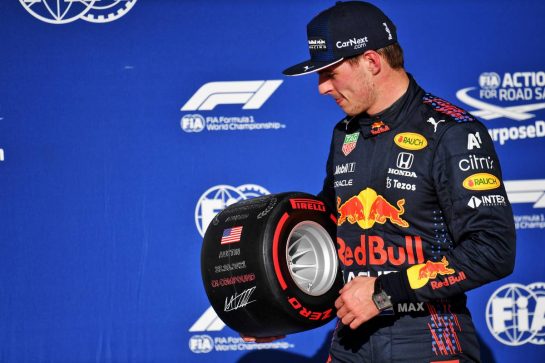 Max Verstappen (NLD) Red Bull Racing celebrates with the Pirelli Pole Position Award in qualifying parc ferme.
23.10.2021. Formula 1 World Championship, Rd 17, United States Grand Prix, Austin, Texas, USA, Qualifying Day.
- www.xpbimages.com, EMail: requests@xpbimages.com &copy; Copyright: Price / XPB Images
