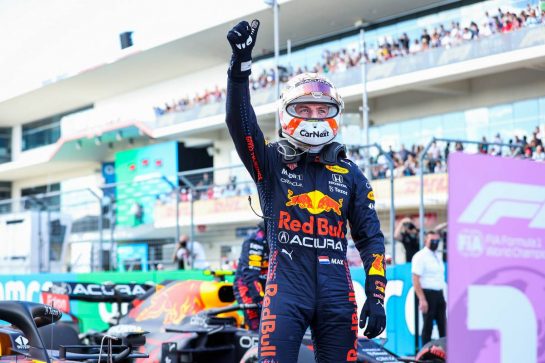Max Verstappen (NLD) Red Bull Racing RB16B celebrates his pole position in qualifying parc ferme.
23.10.2021. Formula 1 World Championship, Rd 17, United States Grand Prix, Austin, Texas, USA, Qualifying Day.
- www.xpbimages.com, EMail: requests@xpbimages.com &copy; Copyright: FIA Pool Image for Editorial Use Only