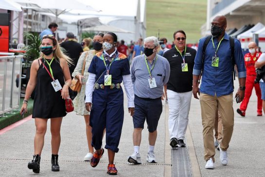 George Lucas (USA) Star Wars Creator with other guests.
24.10.2021. Formula 1 World Championship, Rd 17, United States Grand Prix, Austin, Texas, USA, Race Day.
- www.xpbimages.com, EMail: requests@xpbimages.com &copy; Copyright: Moy / XPB Images