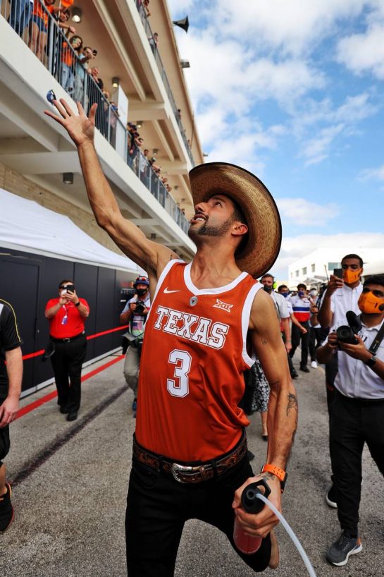 Daniel Ricciardo (AUS) McLaren.
24.10.2021. Formula 1 World Championship, Rd 17, United States Grand Prix, Austin, Texas, USA, Race Day.
- www.xpbimages.com, EMail: requests@xpbimages.com &copy; Copyright: Moy / XPB Images