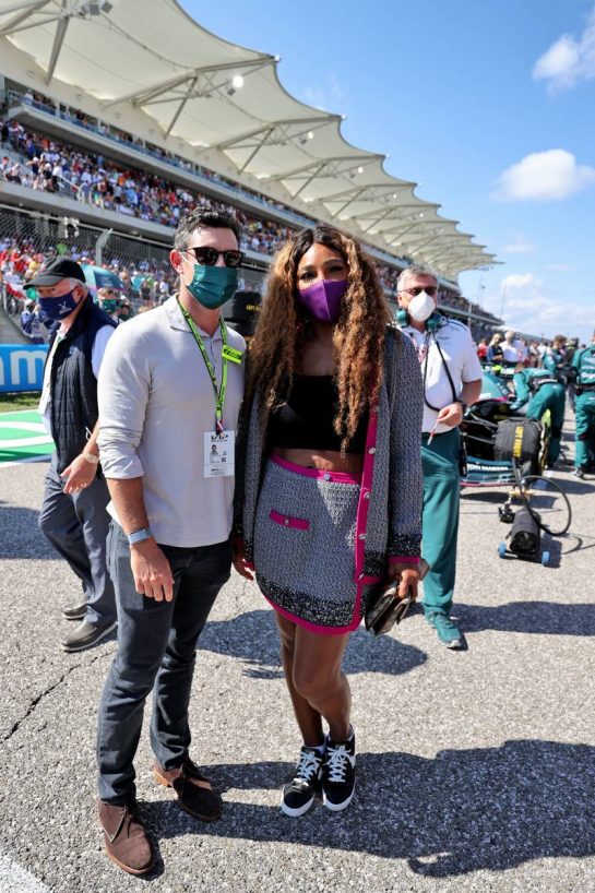 (L to R): Rory McIlroy (GBR) Professional Golfer with Serena Williams (USA) Tennis Player on the grid.
24.10.2021. Formula 1 World Championship, Rd 17, United States Grand Prix, Austin, Texas, USA, Race Day.
- www.xpbimages.com, EMail: requests@xpbimages.com &copy; Copyright: Moy / XPB Images