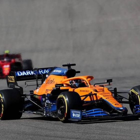 Sainz: Slow pit stops costing Ferrari ‘quite a lot of points’
