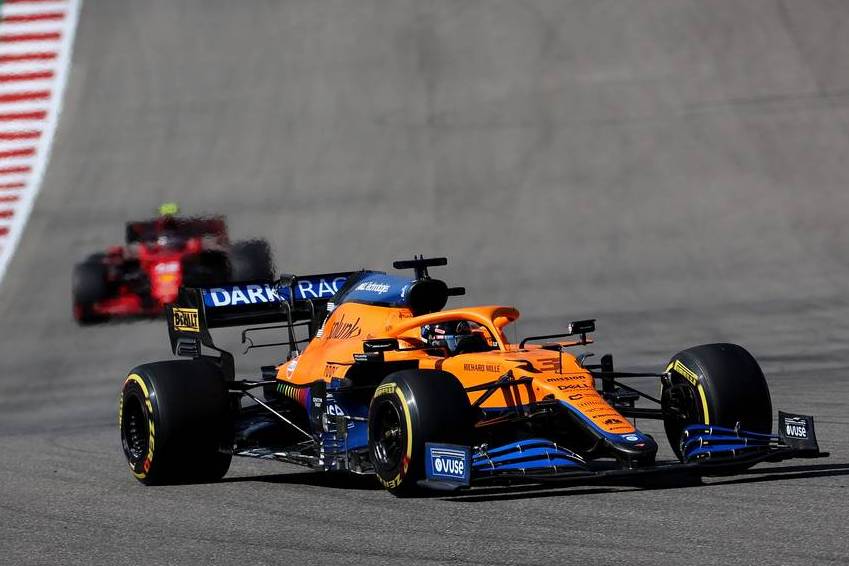 Sainz: Slow pit stops costing Ferrari ‘quite a lot of points’