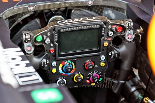 Red Bull Racing RB16B steering wheel.
04.11.2021. Formula 1 World Championship, Rd 18, Mexican Grand Prix, Mexico City, Mexico, Preparation Day.
- www.xpbimages.com, EMail: requests@xpbimages.com © Copyright: Batchelor / XPB Images