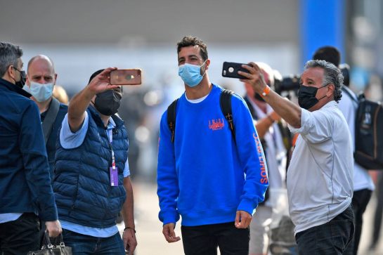Daniel Ricciardo (AUS) McLaren.
05.11.2021. Formula 1 World Championship, Rd 18, Mexican Grand Prix, Mexico City, Mexico, Practice Day.
- www.xpbimages.com, EMail: requests@xpbimages.com &copy; Copyright: Carrezevoli / XPB Images