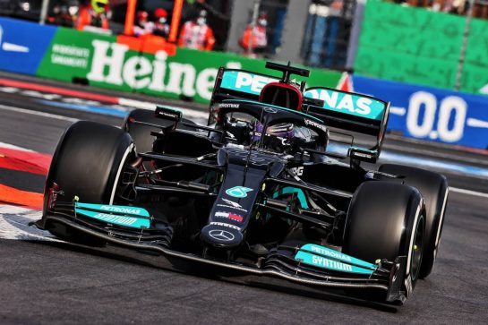 Lewis Hamilton (GBR) Mercedes AMG F1 W12.
05.11.2021. Formula 1 World Championship, Rd 18, Mexican Grand Prix, Mexico City, Mexico, Practice Day.
- www.xpbimages.com, EMail: requests@xpbimages.com &copy; Copyright: Batchelor / XPB Images