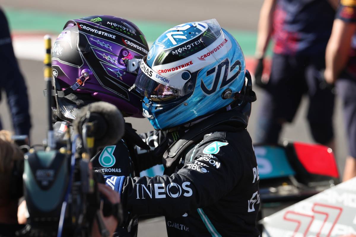 Lewis Hamilton (GBR) Mercedes AMG F1 W12 with Pole position for Valtteri Bottas (FIN) Mercedes AMG F1 W12. 06.11.2021. Formula 1 World Championship, Rd 18, Mexican Grand Prix, Mexico