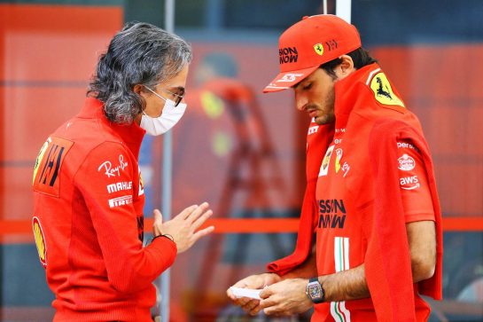 (L to R): Laurent Mekies (FRA) Ferrari Sporting Director with Carlos Sainz Jr (ESP) Ferrari.
11.11.2021. Formula 1 World Championship, Rd 19, Brazilian Grand Prix, Sao Paulo, Brazil, Preparation Day.
- www.xpbimages.com, EMail: requests@xpbimages.com &copy; Copyright: XPB Images