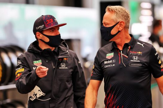 (L to R): Max Verstappen (NLD) Red Bull Racing with Jonathan Wheatley (GBR) Red Bull Racing Team Manager.
13.11.2021. Formula 1 World Championship, Rd 19, Brazilian Grand Prix, Sao Paulo, Brazil, Sprint Race Day.
- www.xpbimages.com, EMail: requests@xpbimages.com © Copyright: Batchelor / XPB Images