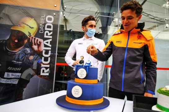 Lando Norris (GBR) McLaren celebrates his 22nd birthday with a cake.
13.11.2021. Formula 1 World Championship, Rd 19, Brazilian Grand Prix, Sao Paulo, Brazil, Sprint Race Day.
- www.xpbimages.com, EMail: requests@xpbimages.com © Copyright: XPB Images
