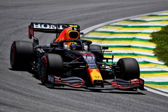 Sergio Perez (MEX) Red Bull Racing RB16B.
13.11.2021. Formula 1 World Championship, Rd 19, Brazilian Grand Prix, Sao Paulo, Brazil, Sprint Race Day.
- www.xpbimages.com, EMail: requests@xpbimages.com © Copyright: Carezzevoli / XPB Images