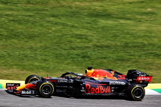 Max Verstappen (NLD) Red Bull Racing RB16B.
13.11.2021. Formula 1 World Championship, Rd 19, Brazilian Grand Prix, Sao Paulo, Brazil, Sprint Race Day.
- www.xpbimages.com, EMail: requests@xpbimages.com © Copyright: Batchelor / XPB Images