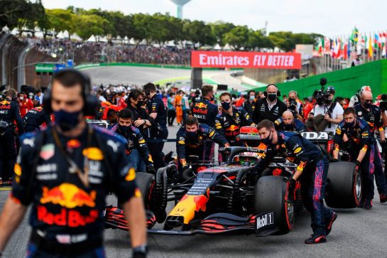 Max Verstappen (NLD) Red Bull Racing RB16B on the grid.
13.11.2021. Formula 1 World Championship, Rd 19, Brazilian Grand Prix, Sao Paulo, Brazil, Sprint Race Day.
- www.xpbimages.com, EMail: requests@xpbimages.com © Copyright: Carezzevoli / XPB Images