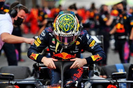 Max Verstappen (NLD) Red Bull Racing RB16B on the grid.
13.11.2021. Formula 1 World Championship, Rd 19, Brazilian Grand Prix, Sao Paulo, Brazil, Sprint Race Day.
- www.xpbimages.com, EMail: requests@xpbimages.com © Copyright: Carezzevoli / XPB Images