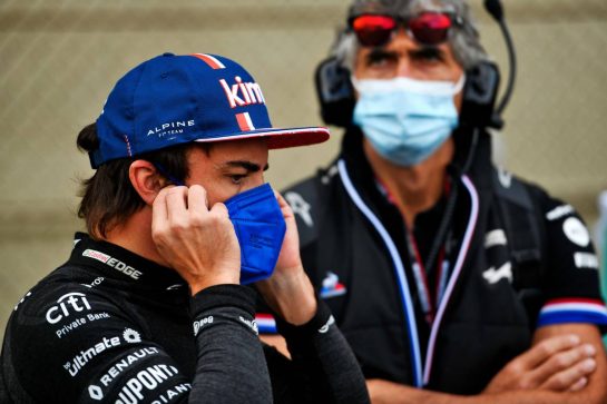 Fernando Alonso (ESP) Alpine F1 Team on the grid.
13.11.2021. Formula 1 World Championship, Rd 19, Brazilian Grand Prix, Sao Paulo, Brazil, Sprint Race Day.
- www.xpbimages.com, EMail: requests@xpbimages.com © Copyright: Carezzevoli / XPB Images