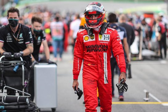 Carlos Sainz Jr (ESP) Ferrari on the grid.
13.11.2021. Formula 1 World Championship, Rd 19, Brazilian Grand Prix, Sao Paulo, Brazil, Sprint Race Day.
- www.xpbimages.com, EMail: requests@xpbimages.com © Copyright: Charniaux / XPB Images