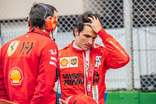 Carlos Sainz Jr (ESP) Ferrari on the grid.
13.11.2021. Formula 1 World Championship, Rd 19, Brazilian Grand Prix, Sao Paulo, Brazil, Sprint Race Day.
- www.xpbimages.com, EMail: requests@xpbimages.com © Copyright: Batchelor / XPB Images