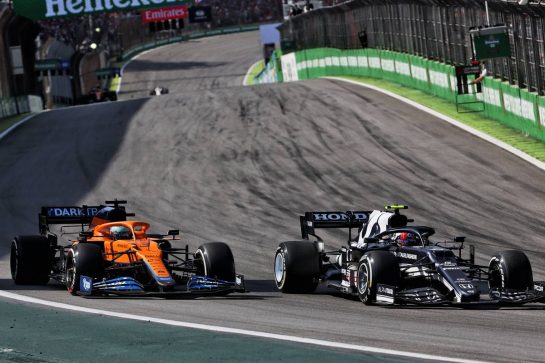Pierre Gasly (FRA) AlphaTauri AT02 and Daniel Ricciardo (AUS) McLaren MCL35M battle for position.
14.11.2021. Formula 1 World Championship, Rd 19, Brazilian Grand Prix, Sao Paulo, Brazil, Race Day.
- www.xpbimages.com, EMail: requests@xpbimages.com &copy; Copyright: Batchelor / XPB Images
