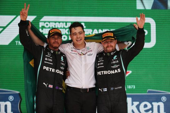 1st place Lewis Hamilton (GBR) Mercedes AMG F1 W12 with  3rd place Valtteri Bottas (FIN) Mercedes AMG F1 and Leonardo Donisete da Silva (BRA) Mercedes AMG F1 Team Strategy Engineer.
14.11.2021. Formula 1 World Championship, Rd 19, Brazilian Grand Prix, Sao Paulo, Brazil, Race Day.
- www.xpbimages.com, EMail: requests@xpbimages.com &copy; Copyright: Batchelor / XPB Images