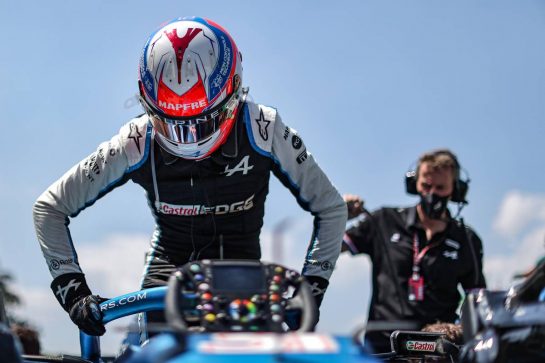 Esteban Ocon (FRA) Alpine F1 Team A521 on the grid.
14.11.2021. Formula 1 World Championship, Rd 19, Brazilian Grand Prix, Sao Paulo, Brazil, Race Day.
- www.xpbimages.com, EMail: requests@xpbimages.com &copy; Copyright: Charniaux / XPB Images