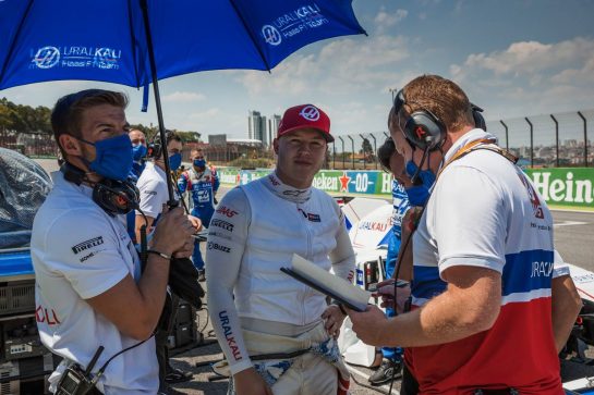 Nikita Mazepin (RUS) Haas F1 Team on the grid.
14.11.2021. Formula 1 World Championship, Rd 19, Brazilian Grand Prix, Sao Paulo, Brazil, Race Day.
- www.xpbimages.com, EMail: requests@xpbimages.com &copy; Copyright: Batchelor / XPB Images