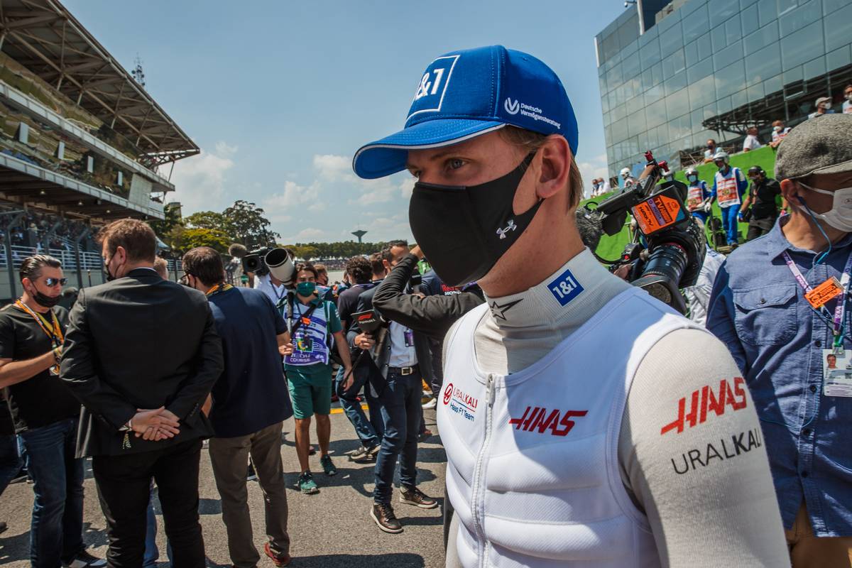 Schumacher: ‘Little battle’ with Raikkonen offered ‘useful’ lessons