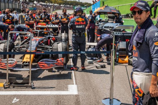 Sergio Perez (MEX) Red Bull Racing on the grid.
14.11.2021. Formula 1 World Championship, Rd 19, Brazilian Grand Prix, Sao Paulo, Brazil, Race Day.
- www.xpbimages.com, EMail: requests@xpbimages.com &copy; Copyright: Batchelor / XPB Images