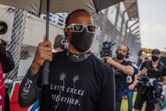 Lewis Hamilton (GBR) Mercedes AMG F1 on the grid.
14.11.2021. Formula 1 World Championship, Rd 19, Brazilian Grand Prix, Sao Paulo, Brazil, Race Day.
- www.xpbimages.com, EMail: requests@xpbimages.com &copy; Copyright: Batchelor / XPB Images