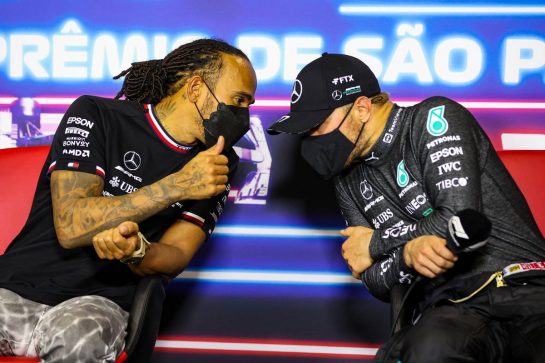 (L to R): Lewis Hamilton (GBR) Mercedes AMG F1 and Valtteri Bottas (FIN) Mercedes AMG F1 in the post race FIA Press Conference.
14.11.2021. Formula 1 World Championship, Rd 19, Brazilian Grand Prix, Sao Paulo, Brazil, Race Day.
- www.xpbimages.com, EMail: requests@xpbimages.com &copy; Copyright: FIA Pool Image for Editorial Use Only