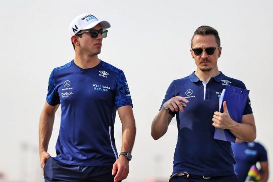 Nicholas Latifi (CDN) Williams Racing walks the circuit with Gaetan Jego, Williams Racing Race Engineer.
18.11.2021. Formula 1 World Championship, Rd 20, Qatar Grand Prix, Doha, Qatar, Preparation Day.
- www.xpbimages.com, EMail: requests@xpbimages.com © Copyright: Moy / XPB Images
