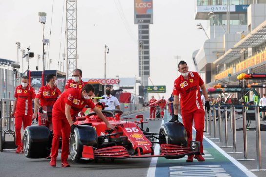 Ferrari SF-21 of Carlos Sainz Jr (ESP).
18.11.2021. Formula 1 World Championship, Rd 20, Qatar Grand Prix, Doha, Qatar, Preparation Day.
- www.xpbimages.com, EMail: requests@xpbimages.com © Copyright: Batchelor / XPB Images