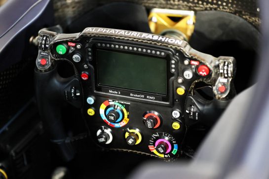AlphaTauri AT02 steering wheel.
18.11.2021. Formula 1 World Championship, Rd 20, Qatar Grand Prix, Doha, Qatar, Preparation Day.
- www.xpbimages.com, EMail: requests@xpbimages.com © Copyright: Batchelor / XPB Images