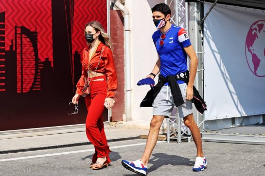 (L to R): Elena Berri (ITA) with her boyfriend Esteban Ocon (FRA) Alpine F1 Team.
19.11.2021 Formula 1 World Championship, Rd 20, Qatar Grand Prix, Doha, Qatar, Practice Day.
- www.xpbimages.com, EMail: requests@xpbimages.com © Copyright: Batchelor / XPB Images