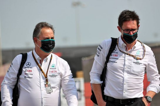 (L to R): Ron Meadows (GBR) Mercedes GP Team Manager with Andrew Shovlin (GBR) Mercedes AMG F1 Trackside Engineering Director.
19.11.2021 Formula 1 World Championship, Rd 20, Qatar Grand Prix, Doha, Qatar, Practice Day.
- www.xpbimages.com, EMail: requests@xpbimages.com © Copyright: Batchelor / XPB Images