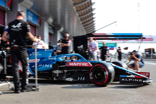 Fernando Alonso (ESP) Alpine F1 Team A521 leaves the pits.
19.11.2021 Formula 1 World Championship, Rd 20, Qatar Grand Prix, Doha, Qatar, Practice Day.
- www.xpbimages.com, EMail: requests@xpbimages.com © Copyright: Charniaux / XPB Images